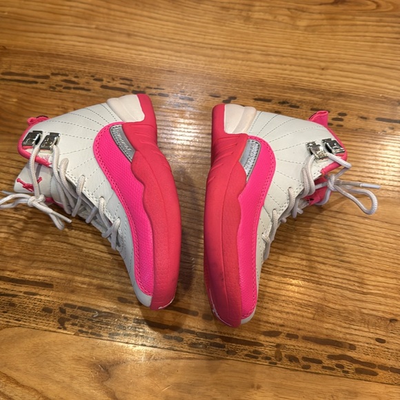 Dynamic pink retro Jordan 12 child size 11 - Picture 7 of 10